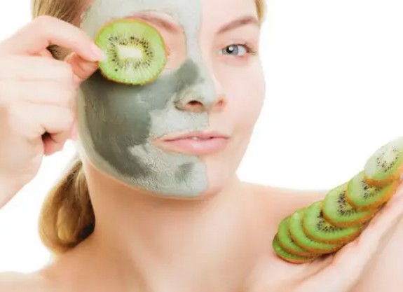 Take care of your skin with a fruit and vegetable mask